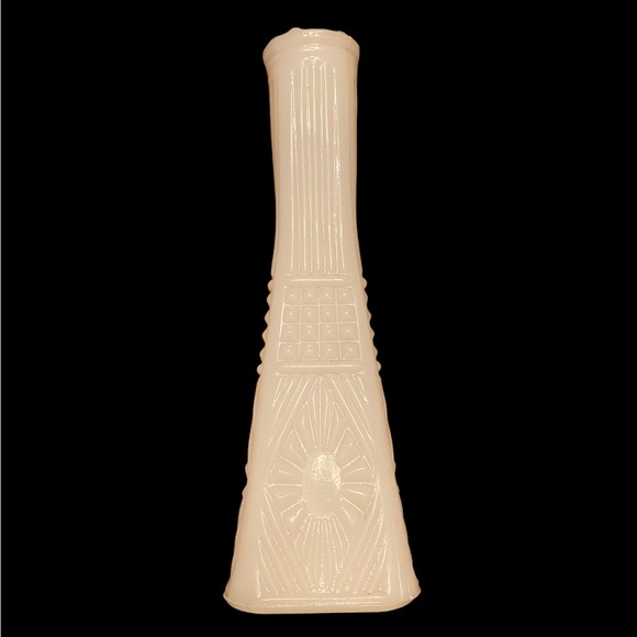 Other - Vintage Milk Glass Eiffel Tower Bud Vase 9” x 3” MINT condition